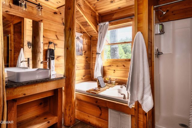 2615 Bear Crossing Way, Sevierville, TN 37862