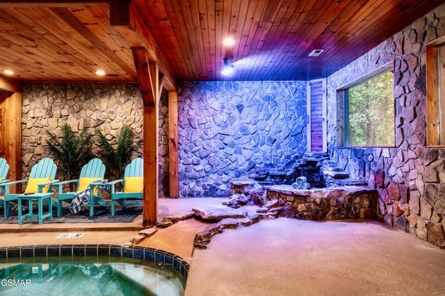 2615 Bear Crossing Way, Sevierville, TN 37862