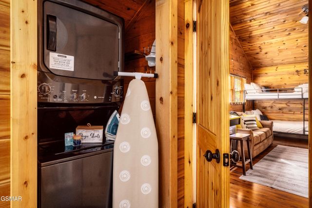 2615 Bear Crossing Way, Sevierville, TN 37862