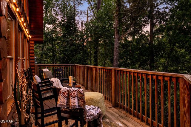 2615 Bear Crossing Way, Sevierville, TN 37862