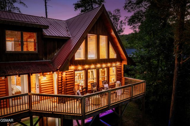 2615 Bear Crossing Way, Sevierville, TN 37862