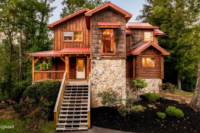 2615 Bear Crossing Way, Sevierville, TN 37862