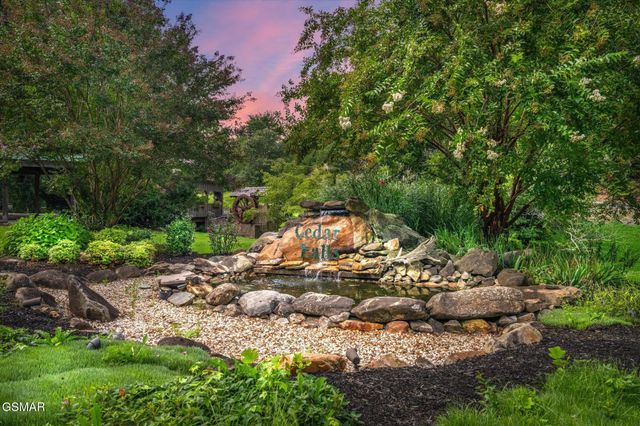 2615 Bear Crossing Way, Sevierville, TN 37862