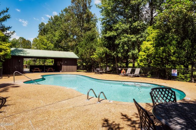 2615 Bear Crossing Way, Sevierville, TN 37862