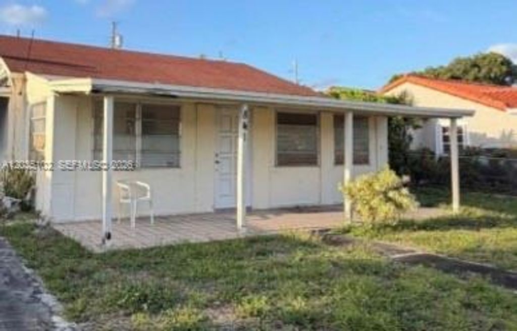841 NE 4th Place, Hialeah, FL 33010