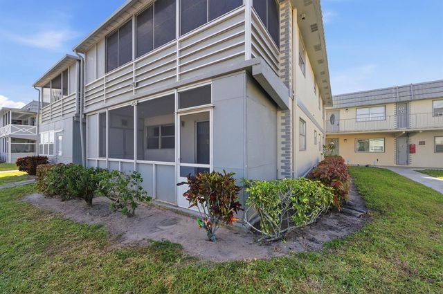 452 Brittany J, Delray Beach, FL 33446