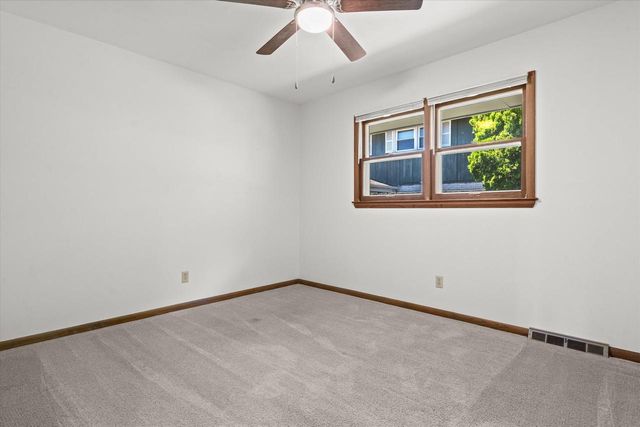 1610 Hickory STREET, South Milwaukee, WI 53172