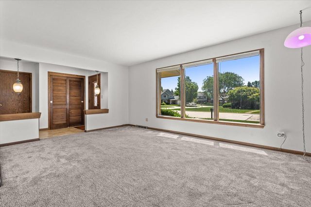 1610 Hickory STREET, South Milwaukee, WI 53172