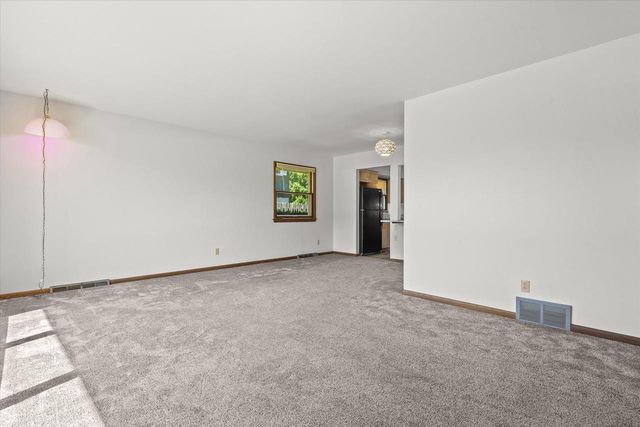 1610 Hickory STREET, South Milwaukee, WI 53172