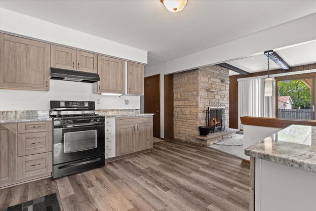 1610 Hickory STREET, South Milwaukee, WI 53172
