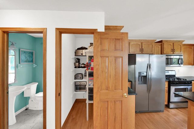 9505 N Michael COURT, Milwaukee, WI 53224