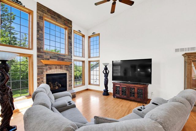 9505 N Michael COURT, Milwaukee, WI 53224