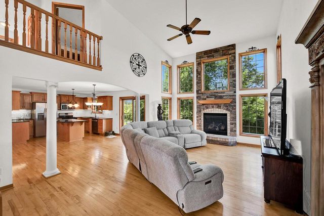 9505 N Michael COURT, Milwaukee, WI 53224