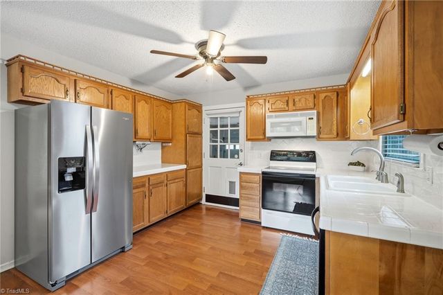 603 Hunters Way, Lexington, NC 27292