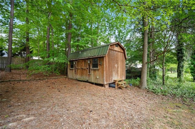 603 Hunters Way, Lexington, NC 27292