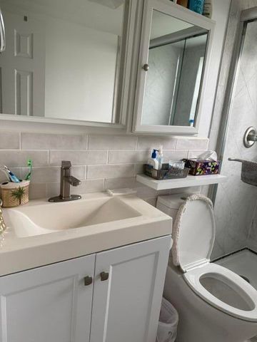 230 N KENT N 230, West Palm Beach, FL 33417