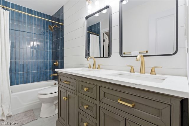 161 Devorah Drive, Aurora, OH 44202