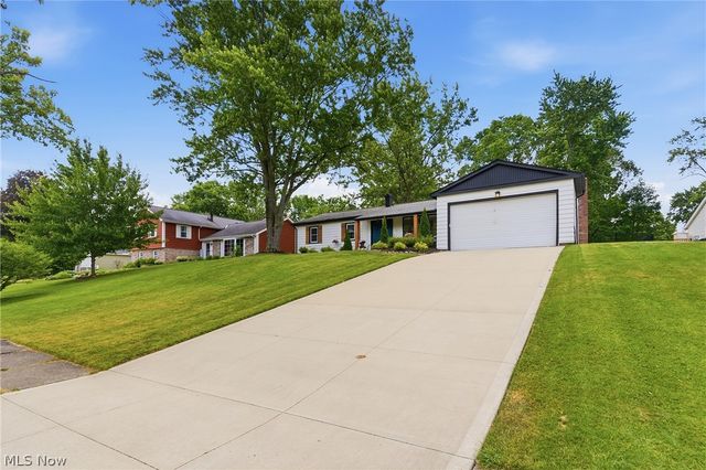 161 Devorah Drive, Aurora, OH 44202