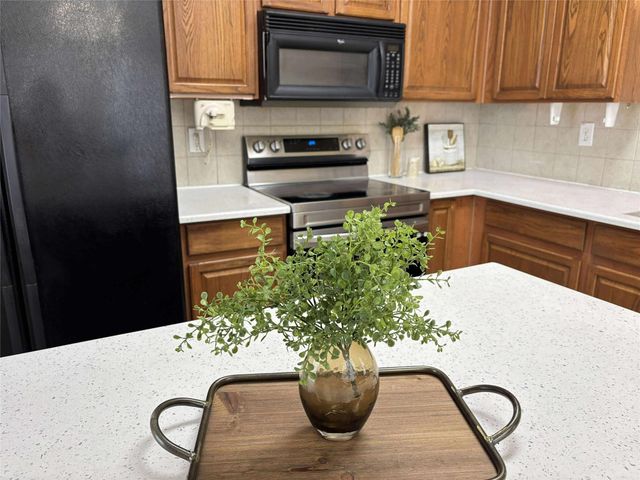 209 Moonlight Drive, Euless, TX 76039