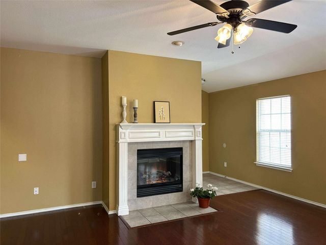 209 Moonlight Drive, Euless, TX 76039