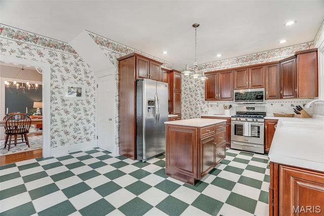 135 Helen Place, Collinsville, IL 62234