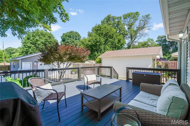 135 Helen Place, Collinsville, IL 62234