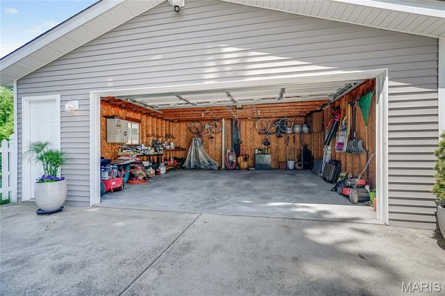 135 Helen Place, Collinsville, IL 62234