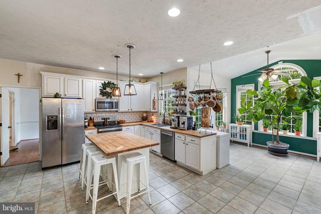 8832 MULLEN RD, King George, VA 22485