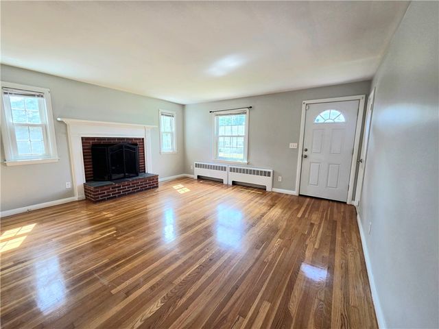 23 Shortway Drive, West Warwick, RI 02893