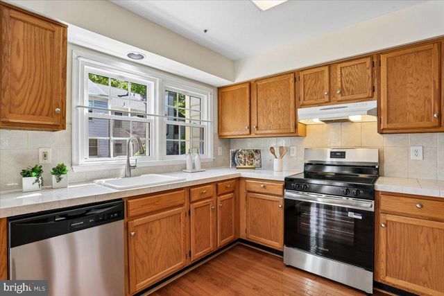 9 FOUNTAIN VALLEY CT, Montgomery Village, MD 20886