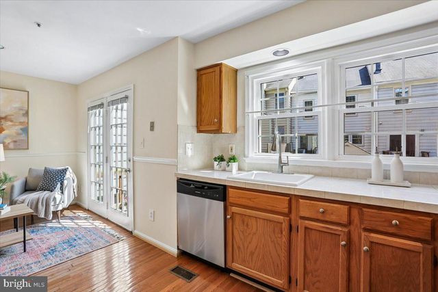 9 FOUNTAIN VALLEY CT, Montgomery Village, MD 20886