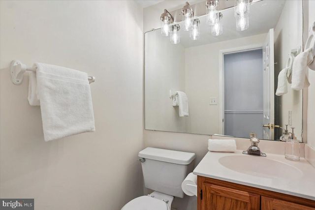9 FOUNTAIN VALLEY CT, Montgomery Village, MD 20886