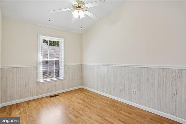 9 FOUNTAIN VALLEY CT, Montgomery Village, MD 20886