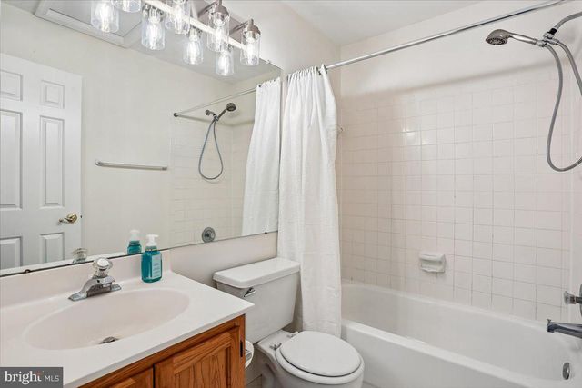 9 FOUNTAIN VALLEY CT, Montgomery Village, MD 20886