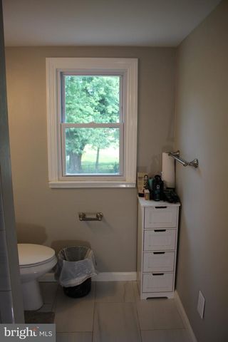 16 KING AVE, Marlton, NJ 08053