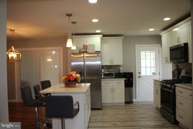 16 KING AVE, Marlton, NJ 08053