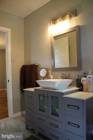 16 KING AVE, Marlton, NJ 08053