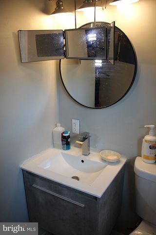 16 KING AVE, Marlton, NJ 08053