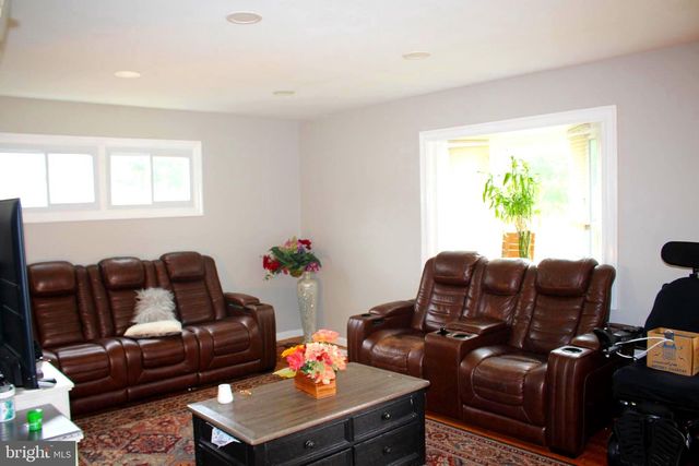 16 KING AVE, Marlton, NJ 08053