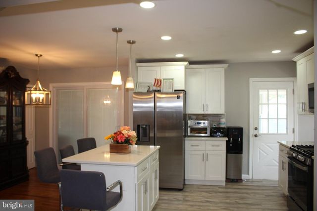 16 KING AVE, Marlton, NJ 08053