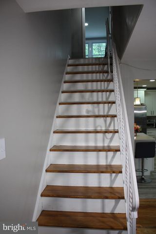 16 KING AVE, Marlton, NJ 08053