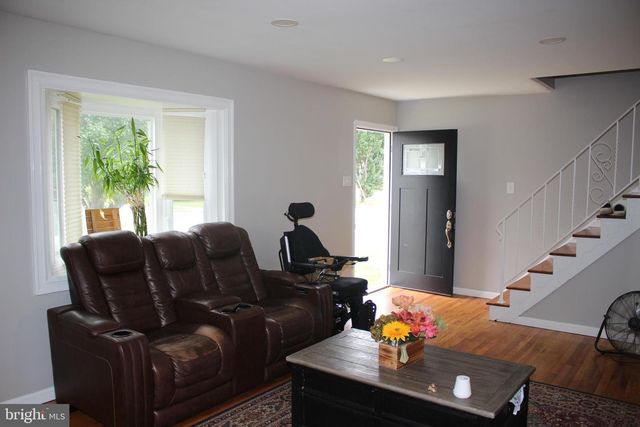 16 KING AVE, Marlton, NJ 08053