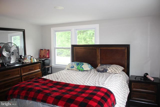16 KING AVE, Marlton, NJ 08053