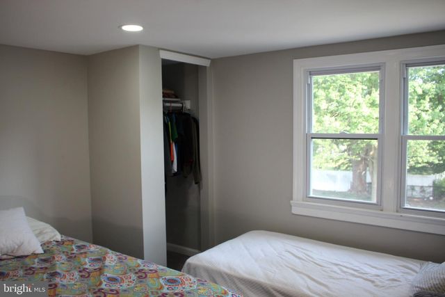 16 KING AVE, Marlton, NJ 08053