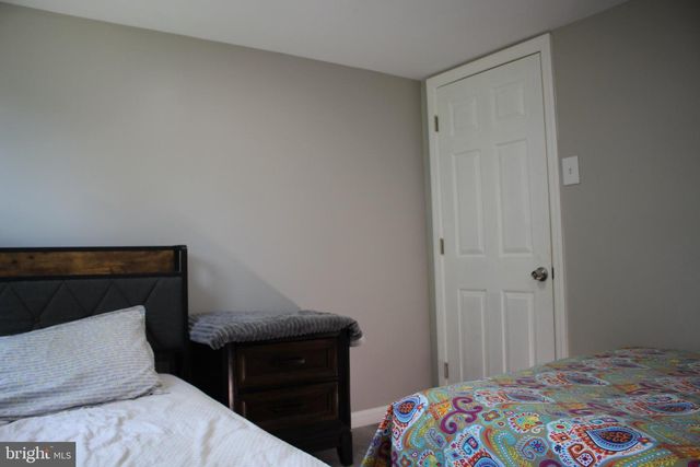 16 KING AVE, Marlton, NJ 08053