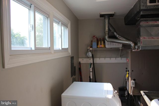 16 KING AVE, Marlton, NJ 08053