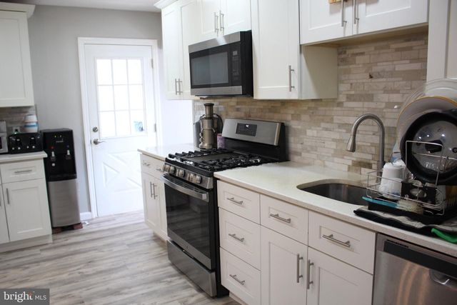 16 KING AVE, Marlton, NJ 08053