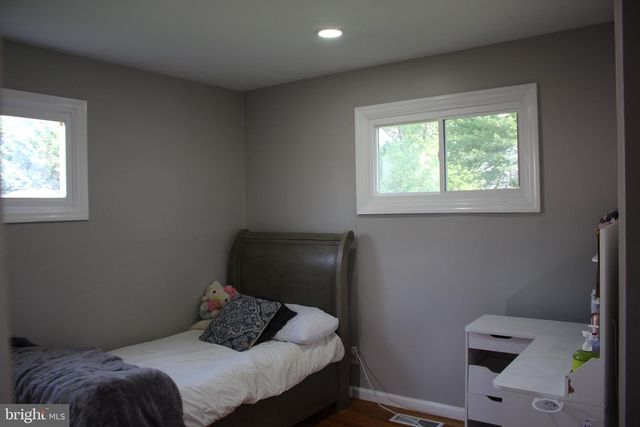 16 KING AVE, Marlton, NJ 08053