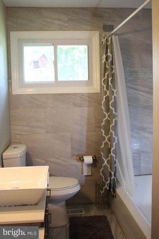 16 KING AVE, Marlton, NJ 08053