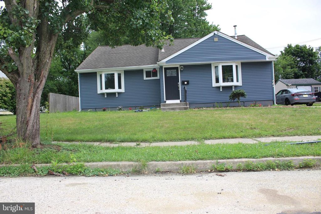 16 KING AVE, Marlton, NJ 08053